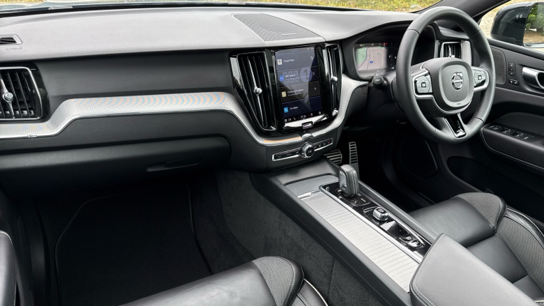 Volvo Xc60 2.0 B5P R DESIGN 5dr AWD Geartronic Petrol Estate